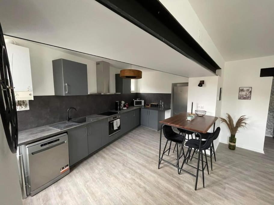 Appartement Jungle- Hypercentre -Charleville Esterno foto